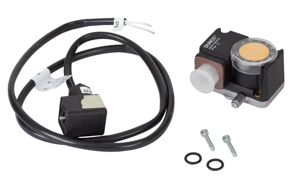 Gasdruckwächter von Remeha mit elektrischer Verbindung und Zubehörteilen, bestehend aus einem Ventil und einem Anschlusskabel.